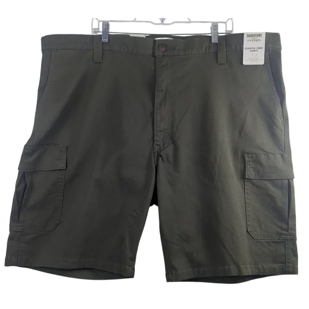 Signature Gold Levi Strauss Olive Green Cargo Shorts Mens‎ 46 Hits At The Knee